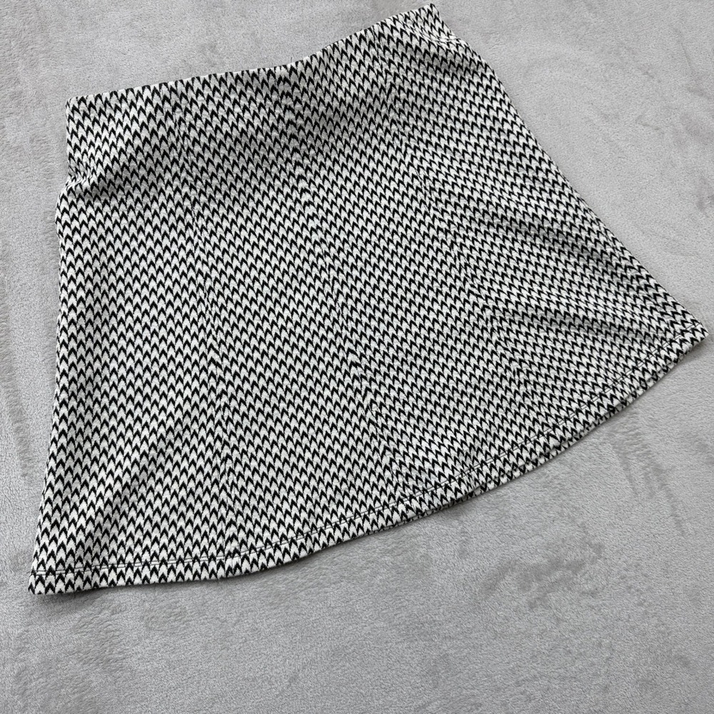 Loft Skirt Women's XS Mini Black White Geometric Chevron‎ Knit Stretchy A-Line